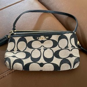 Coach wristlet used once like new